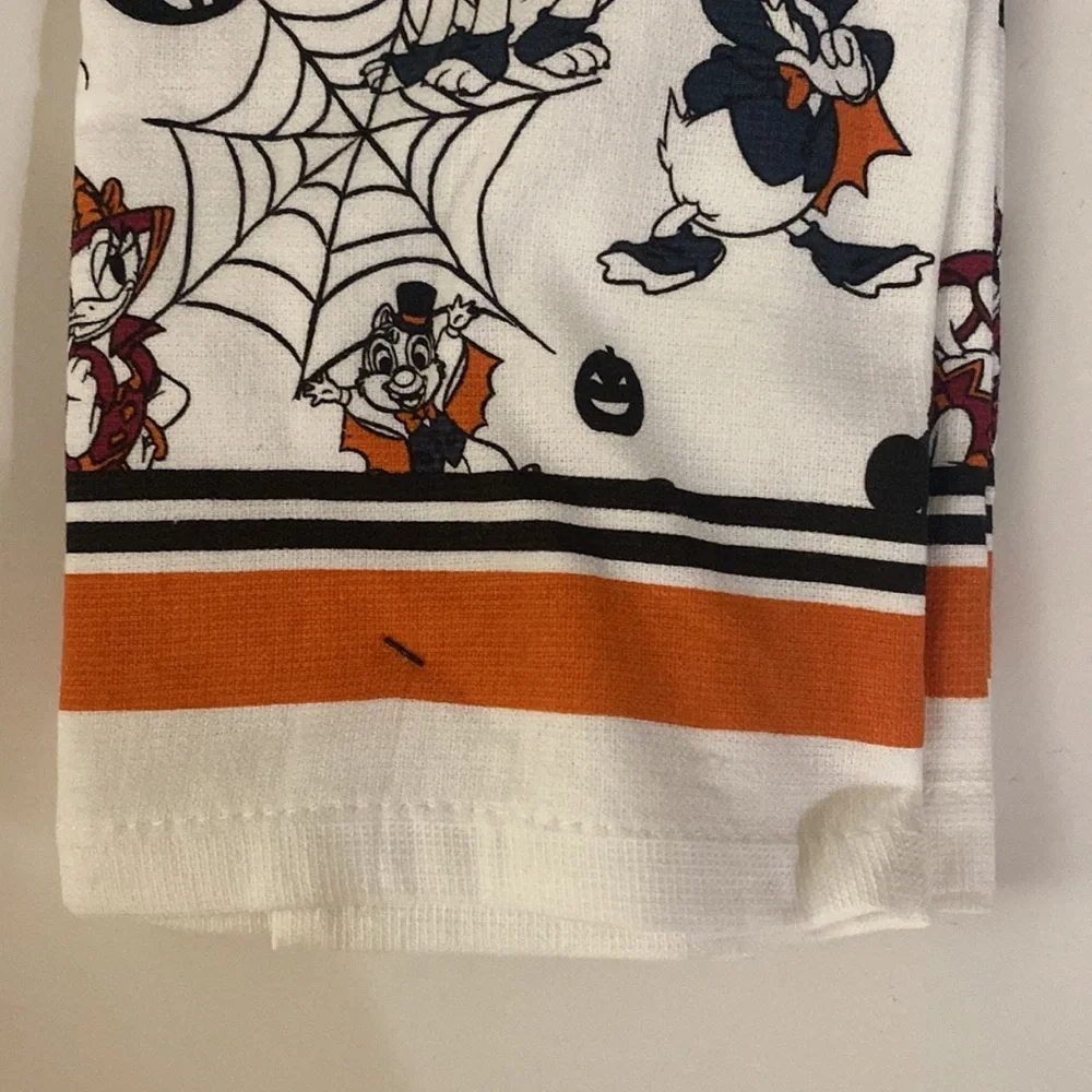 NWT disney 2 pc kitchen towels